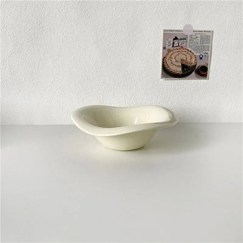 Wavy Ceramic Salad & Dessert Bowl – Irregular Cream Tableware
