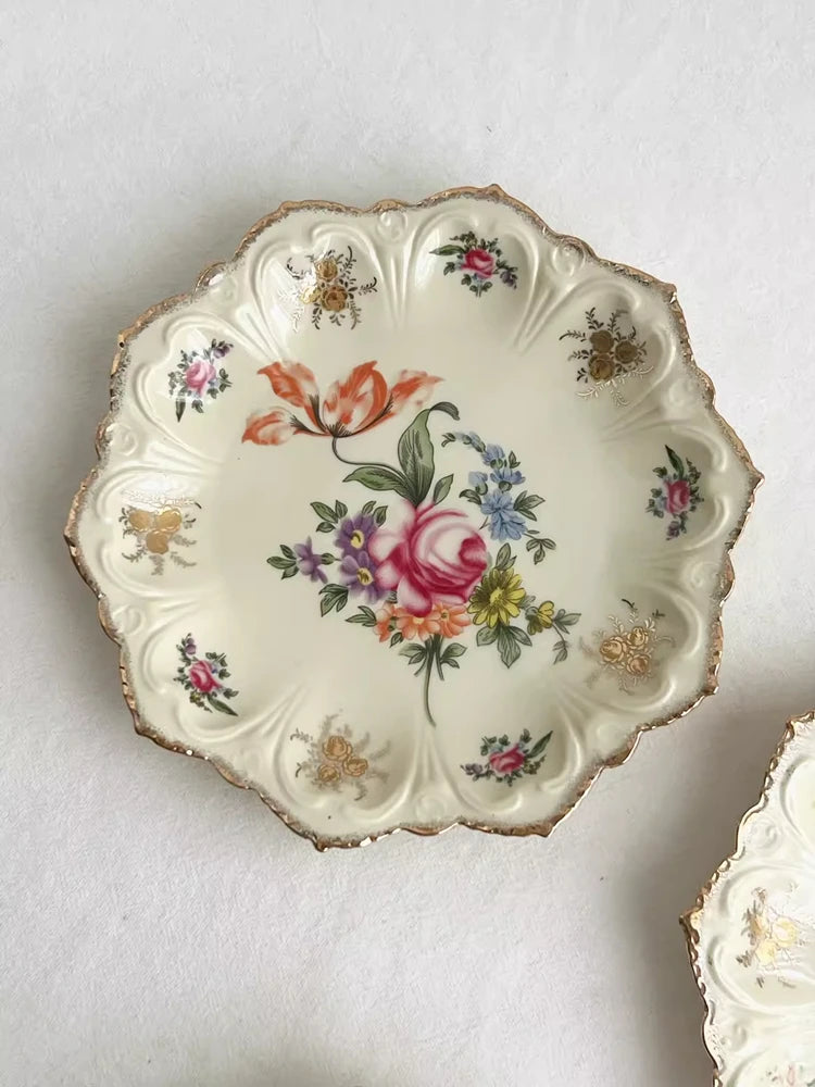 Vintage Ceramic Dinner Plate Set – Elegant Floral Porcelain Dinnerware for Cakes & Fine Dining