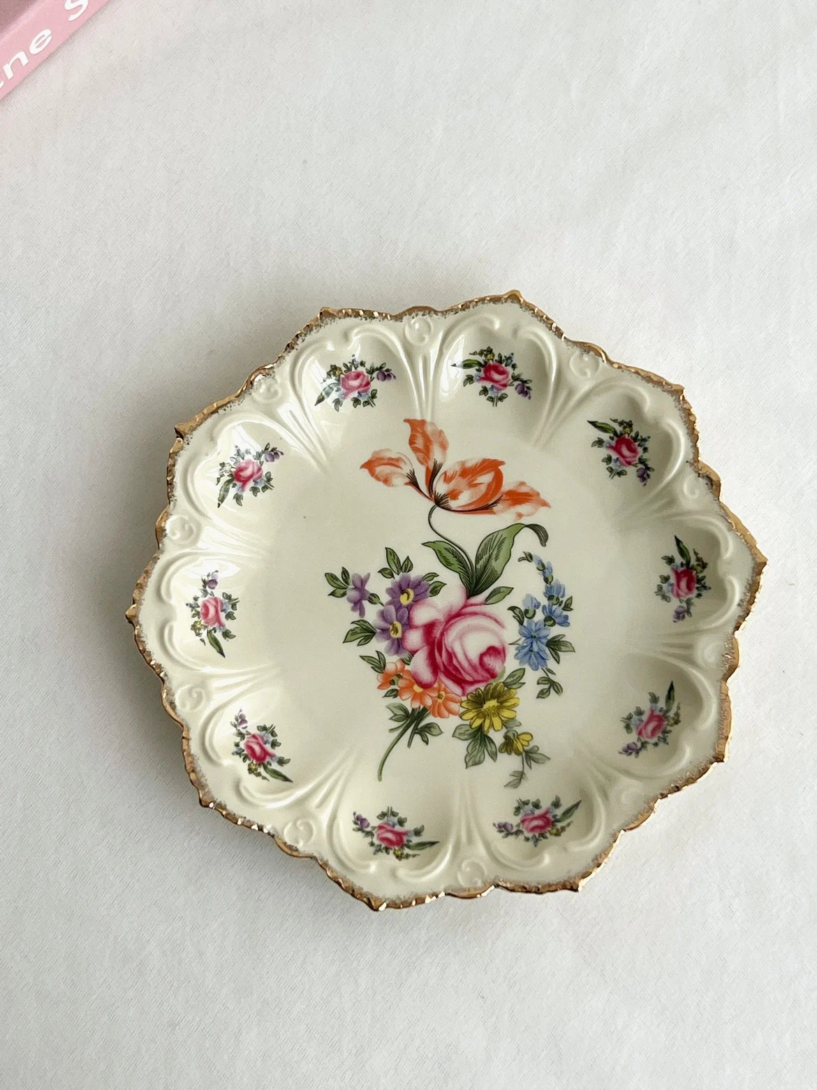 Vintage Ceramic Dinner Plate Set – Elegant Floral Porcelain Dinnerware for Cakes & Fine Dining