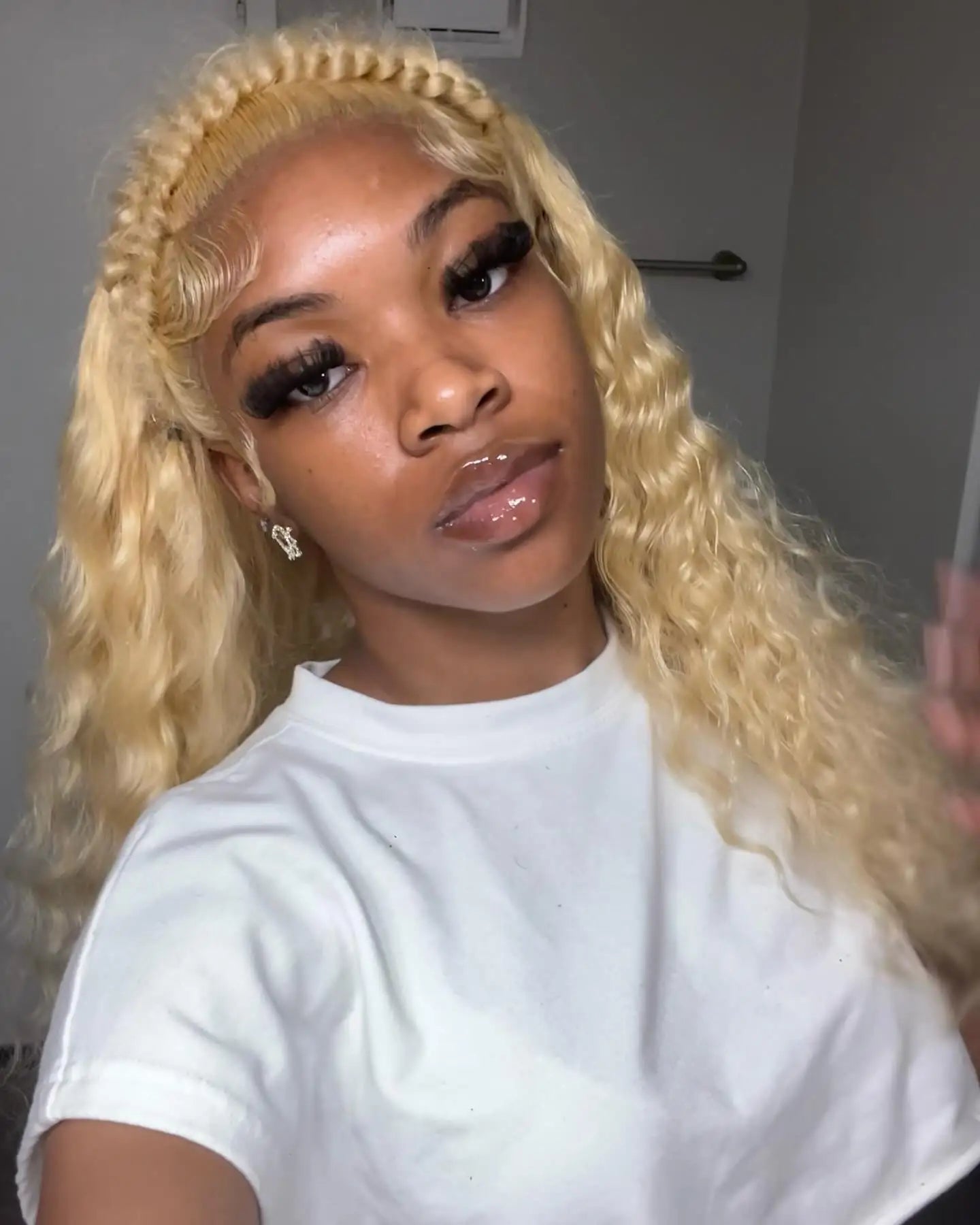 613 Blonde Deep Loose Wave HD Lace Frontal Wig – 13x4 / 13x6 Transparent Human Hair Wig