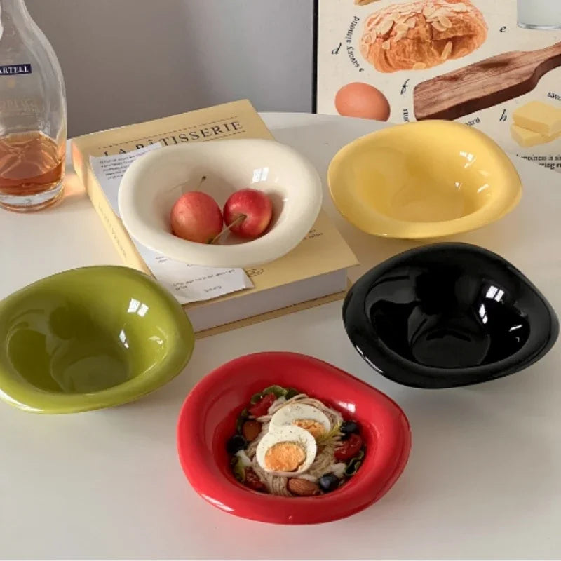 Wavy Ceramic Salad Bowl – Irregular Dessert & Fruit Bowl for Home Café