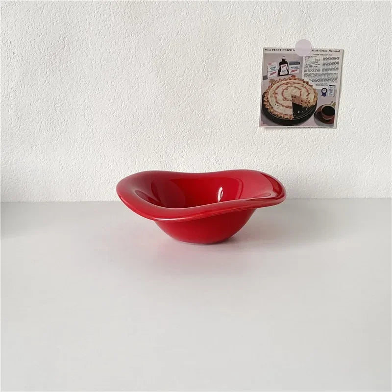Wavy Ceramic Salad & Dessert Bowl – Irregular Cream Tableware