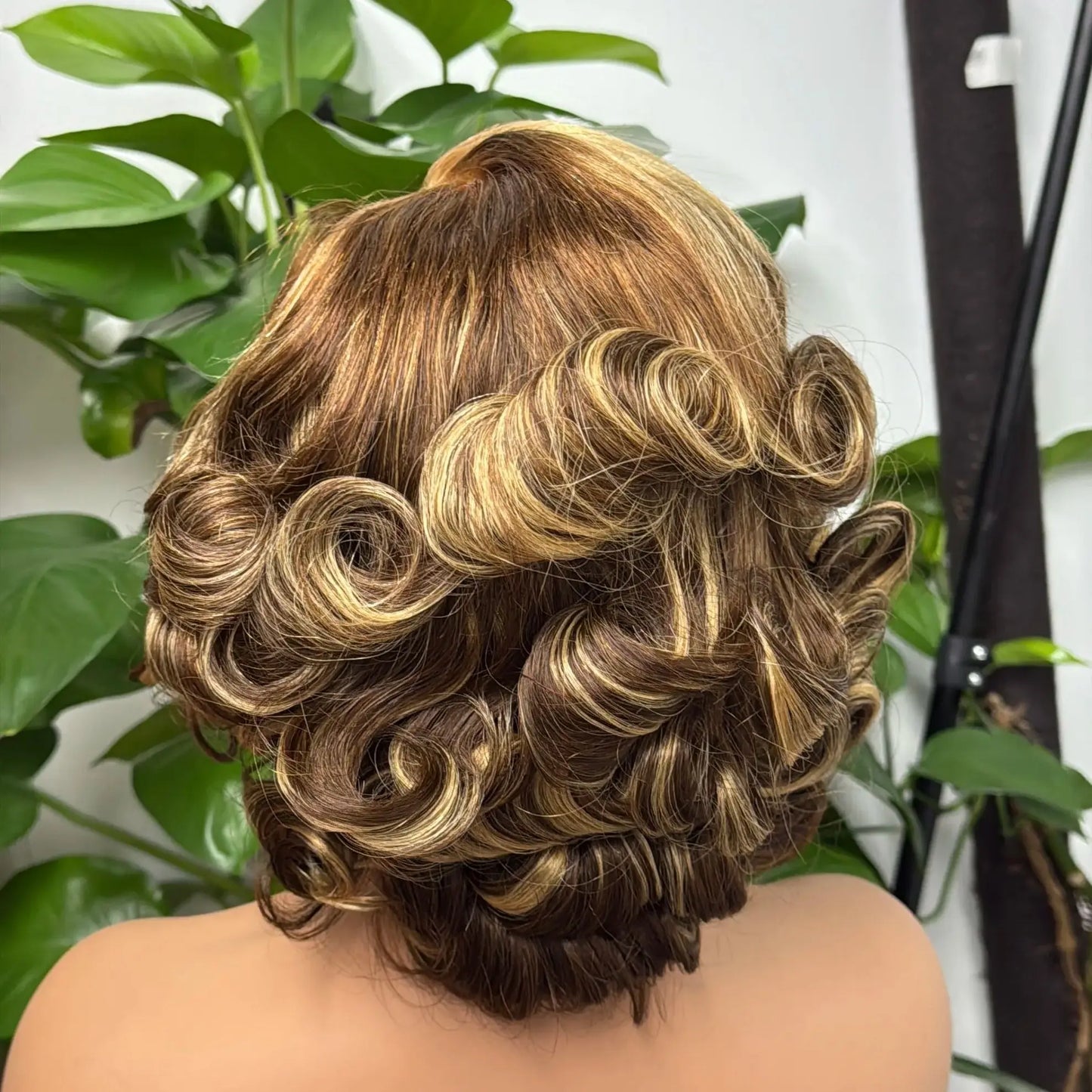 MALAIKA 4/27 Loose Wave Bob Wig – 4x4 Transparent Lace Closure (Brazilian Remy Human Hair)