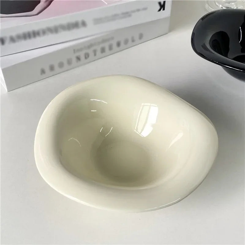 Wavy Ceramic Salad Bowl – Irregular Dessert & Fruit Bowl for Home Café