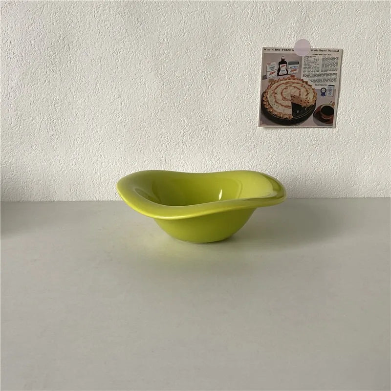 Wavy Ceramic Salad Bowl – Irregular Dessert & Fruit Bowl for Home Café